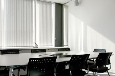 Verticale lamelgordijnsystemen, SG 2810, Room shot "Rivella Headquarters", Rothrist, Switzerland