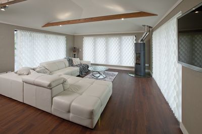 Verticale lamelgordijnsystemen, SG 2810, Multi Visio, Room shot "Rawsons Retreat", Kent, United Kingdom, Vertical Waves